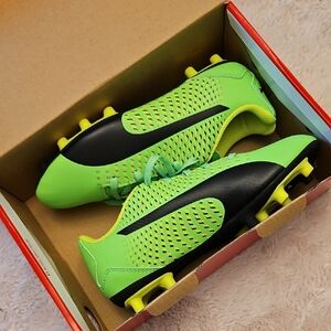 BNIB Junior Puma Adreno III FG Jr Green, Yellow & Black Soccer Cleats. Size 1.5